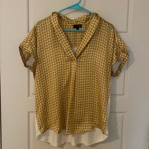 Gold and White Short Sleeved Top